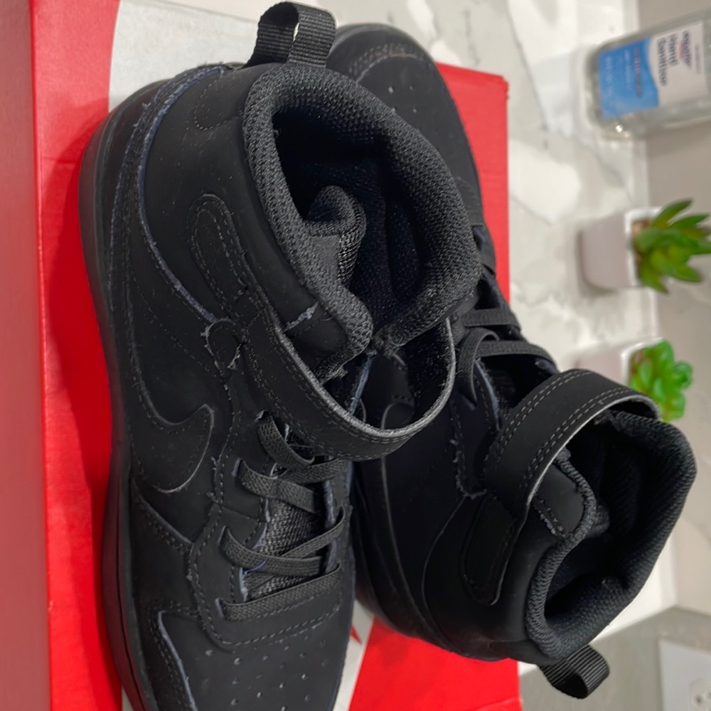 Nike Court Borough-Mid 2Y Black/Black